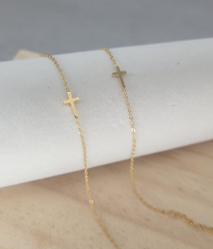 18k gold Cross bracelet / Gold / Cross pendant / Layer bracelet / Chain / Gift ideas / Minimal / Minimalist