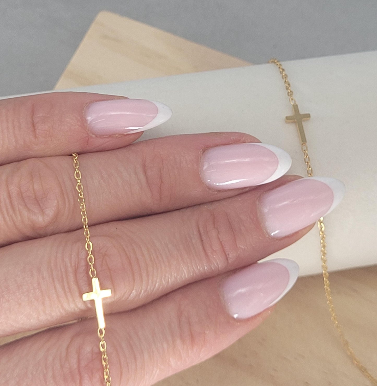 18k gold Cross bracelet / Gold / Cross pendant / Layer bracelet / Chain / Gift ideas / Minimal / Minimalist