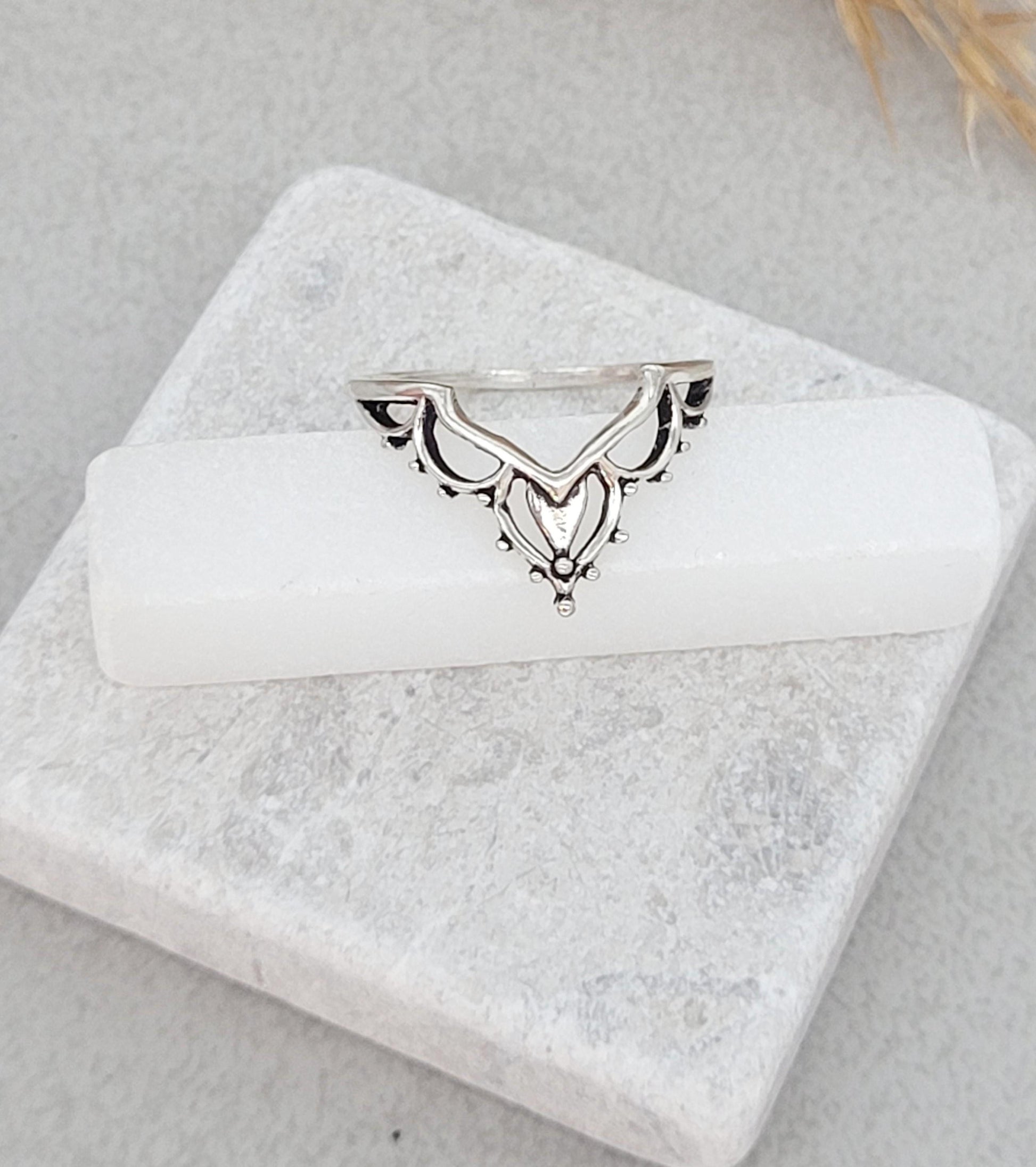 Bohemian style ring / Minimal / Minimalist / Gift / Free uk shipping / Silver ring / Elegant / Simple / Dainty / Gift