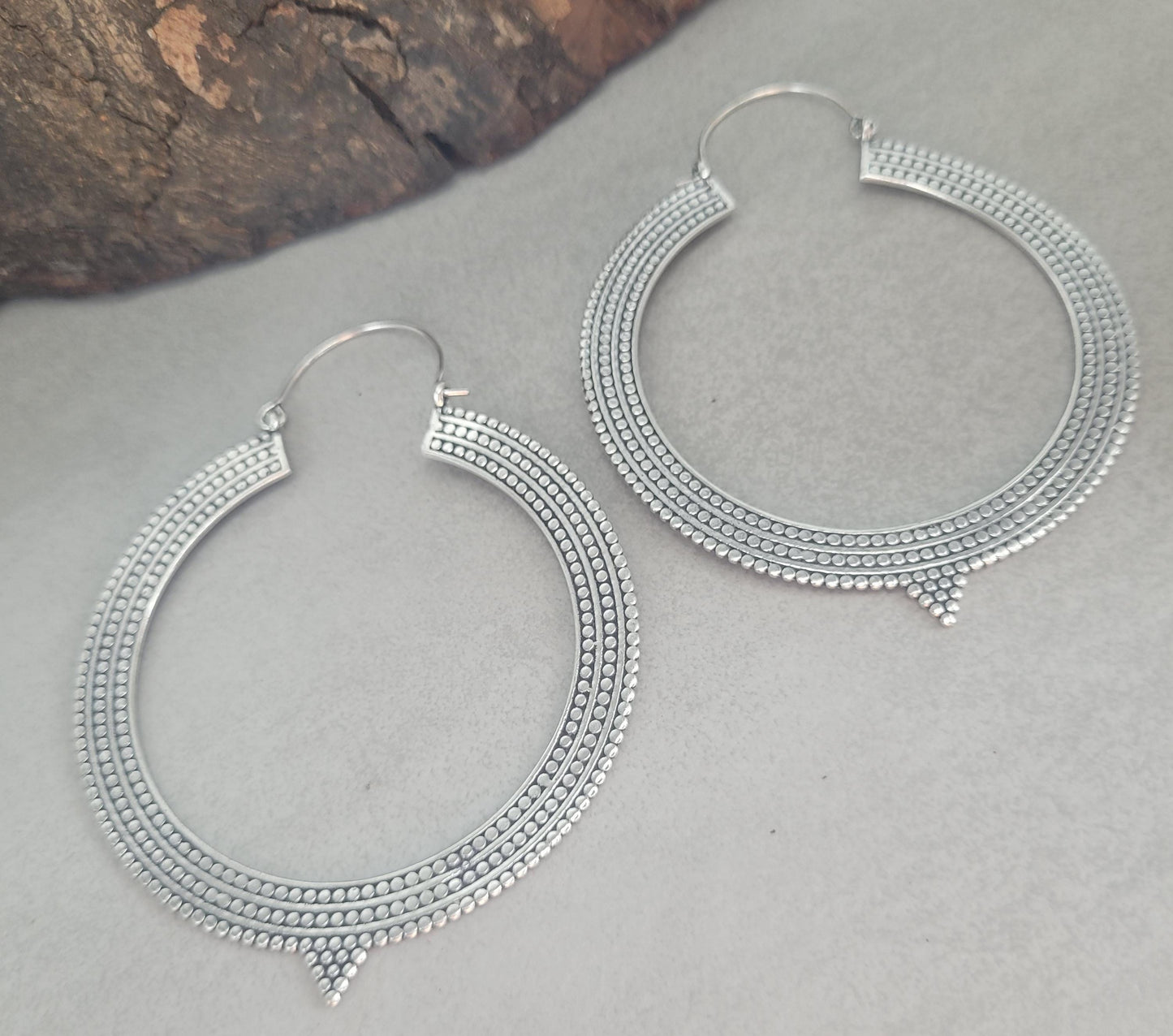 Extra large silver hoops / Oversized earrings / Statement-Making / Urban glam / Hoops / Tropical vibe / Boho chic / Unique design / Big hoop