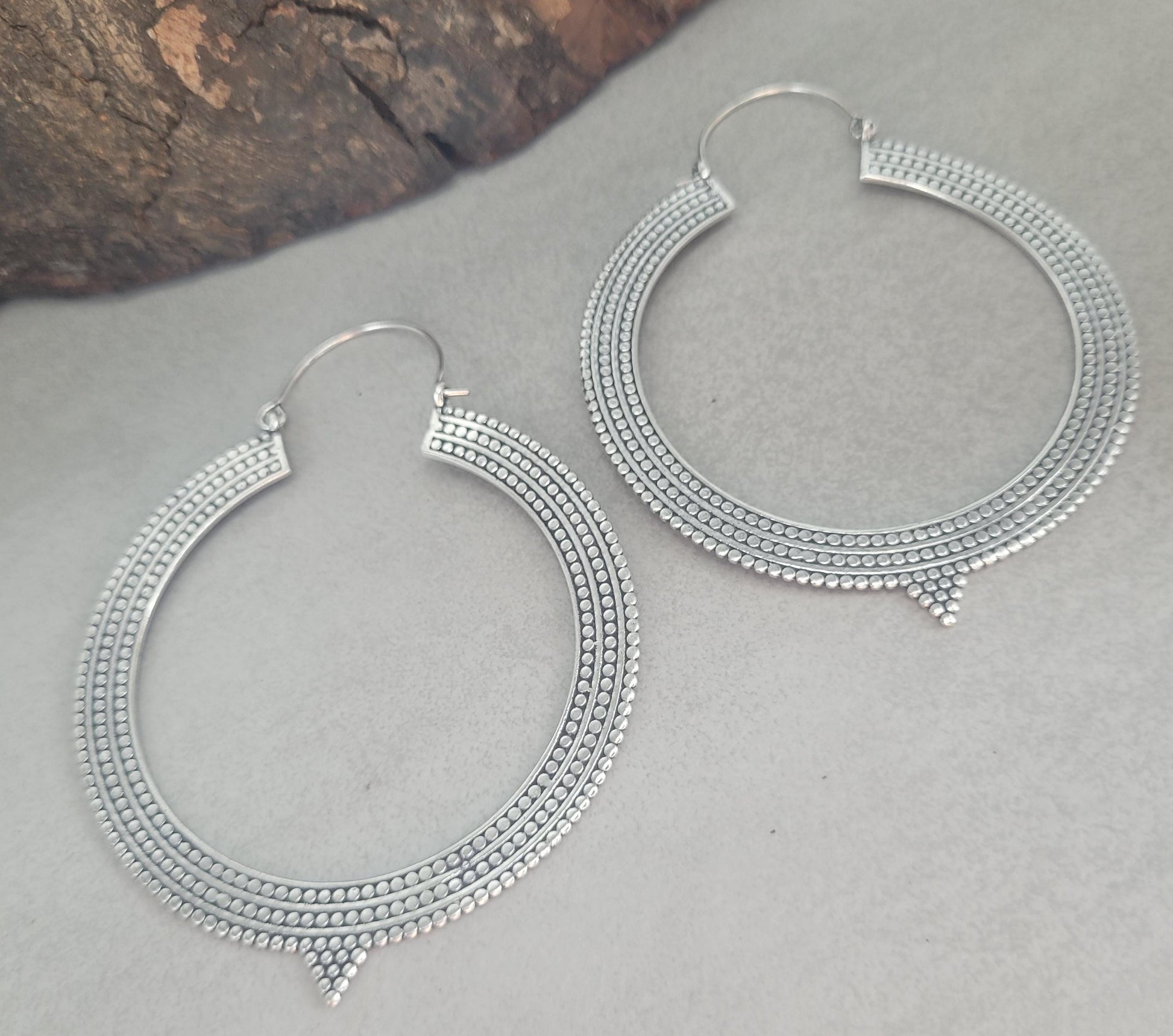 Extra large silver hoops / Oversized earrings / Statement-Making / Urban glam / Hoops / Tropical vibe / Boho chic / Unique design / Big hoop