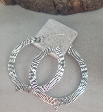 Extra large silver hoops / Oversized earrings / Statement-Making / Urban glam / Hoops / Tropical vibe / Boho chic / Unique design / Big hoop