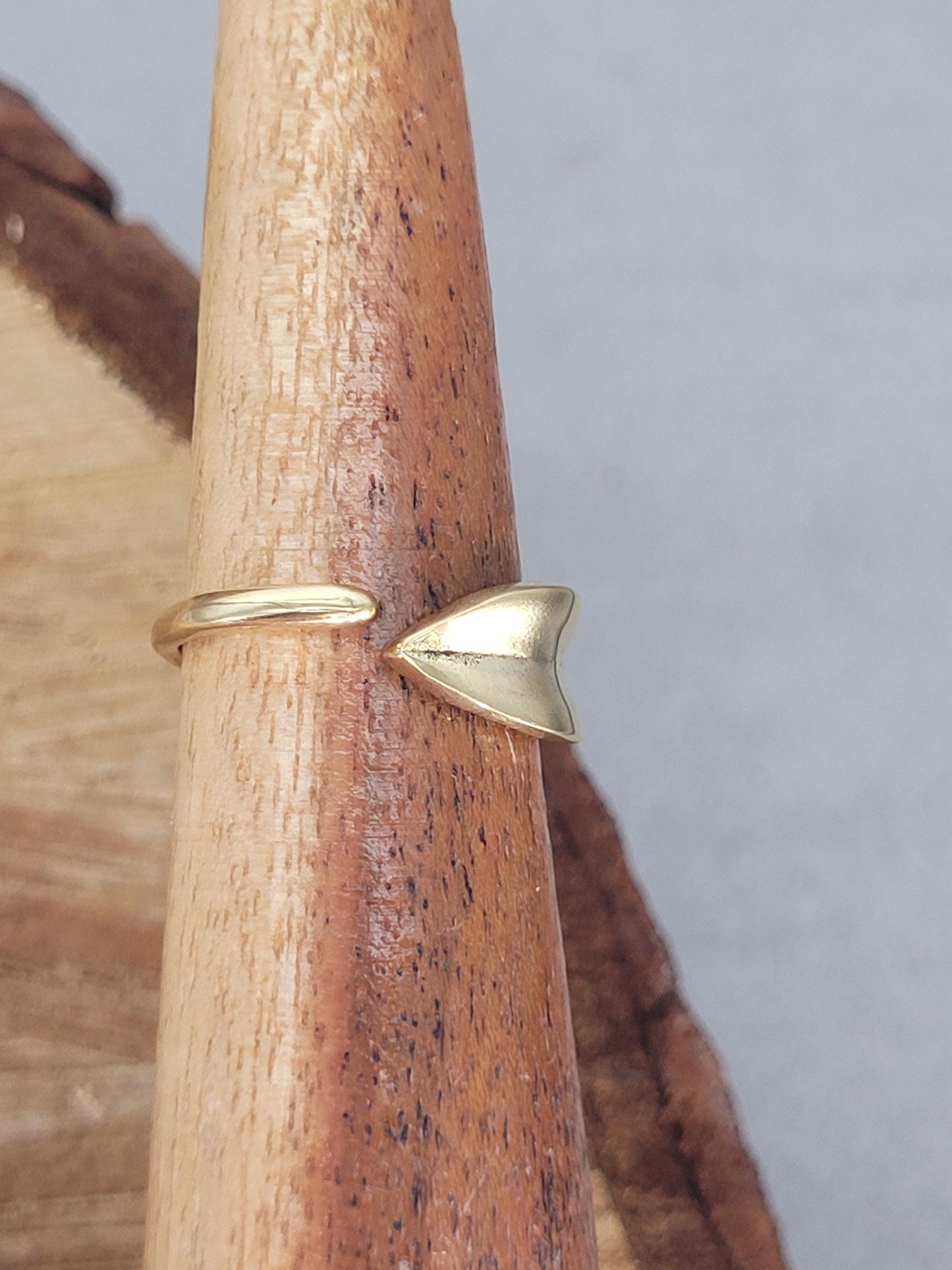 Simple golden ring / Adjustable / Brass / Minimal / Band / Gift / Elegant / Delicate / Bold / Cute / Brass jewellery