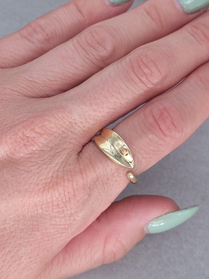 Simple golden ring / Adjustable / Brass / Minimal / Band / Gift / Elegant / Delicate / Bold / Cute / Brass jewellery