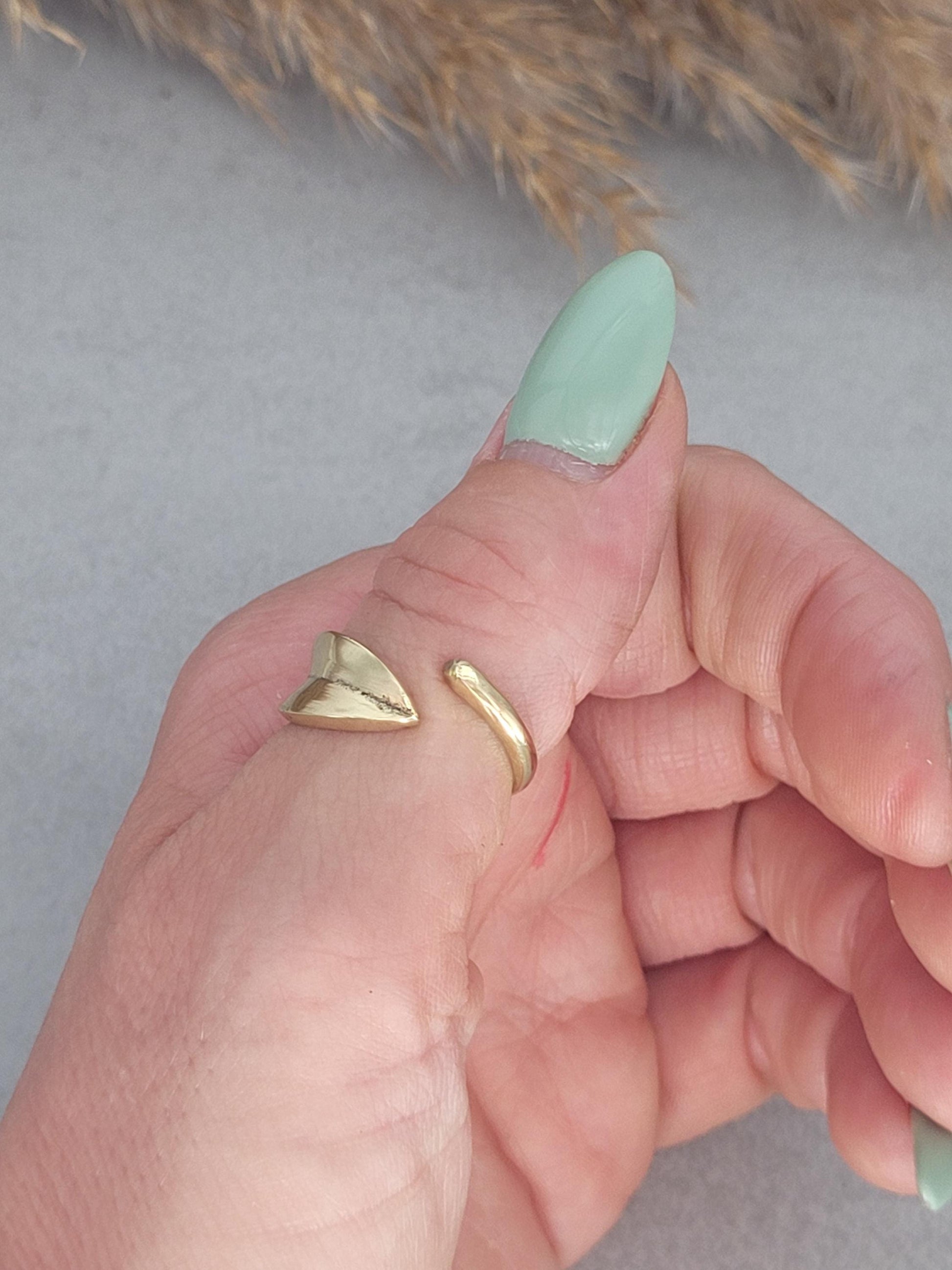 Simple golden ring / Adjustable / Brass / Minimal / Band / Gift / Elegant / Delicate / Bold / Cute / Brass jewellery