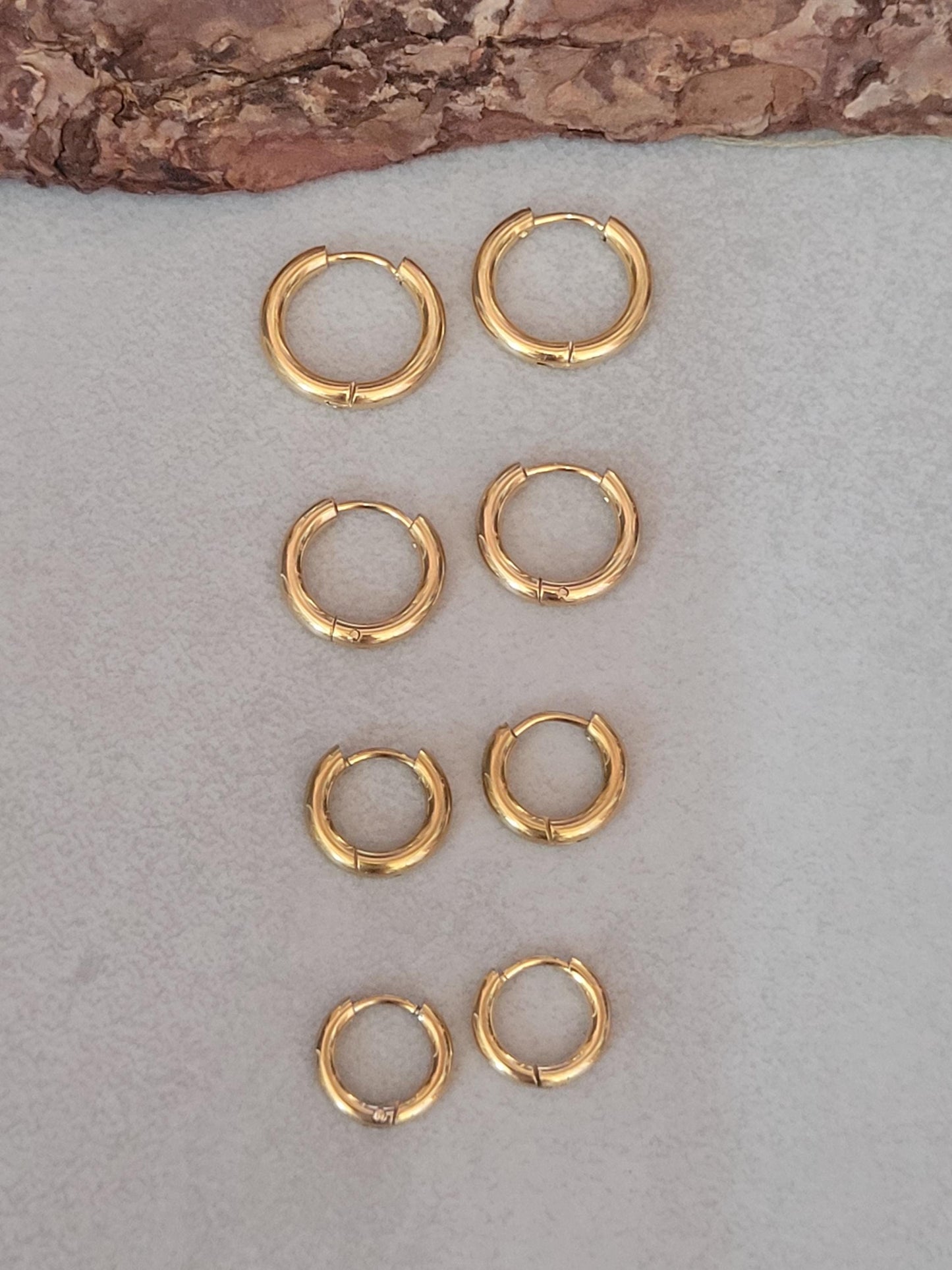 Minimalist 18k gold hoops / Huggie hoops / Plated hoops / Gift / Minimal / everyday wear / Cute / Elegant