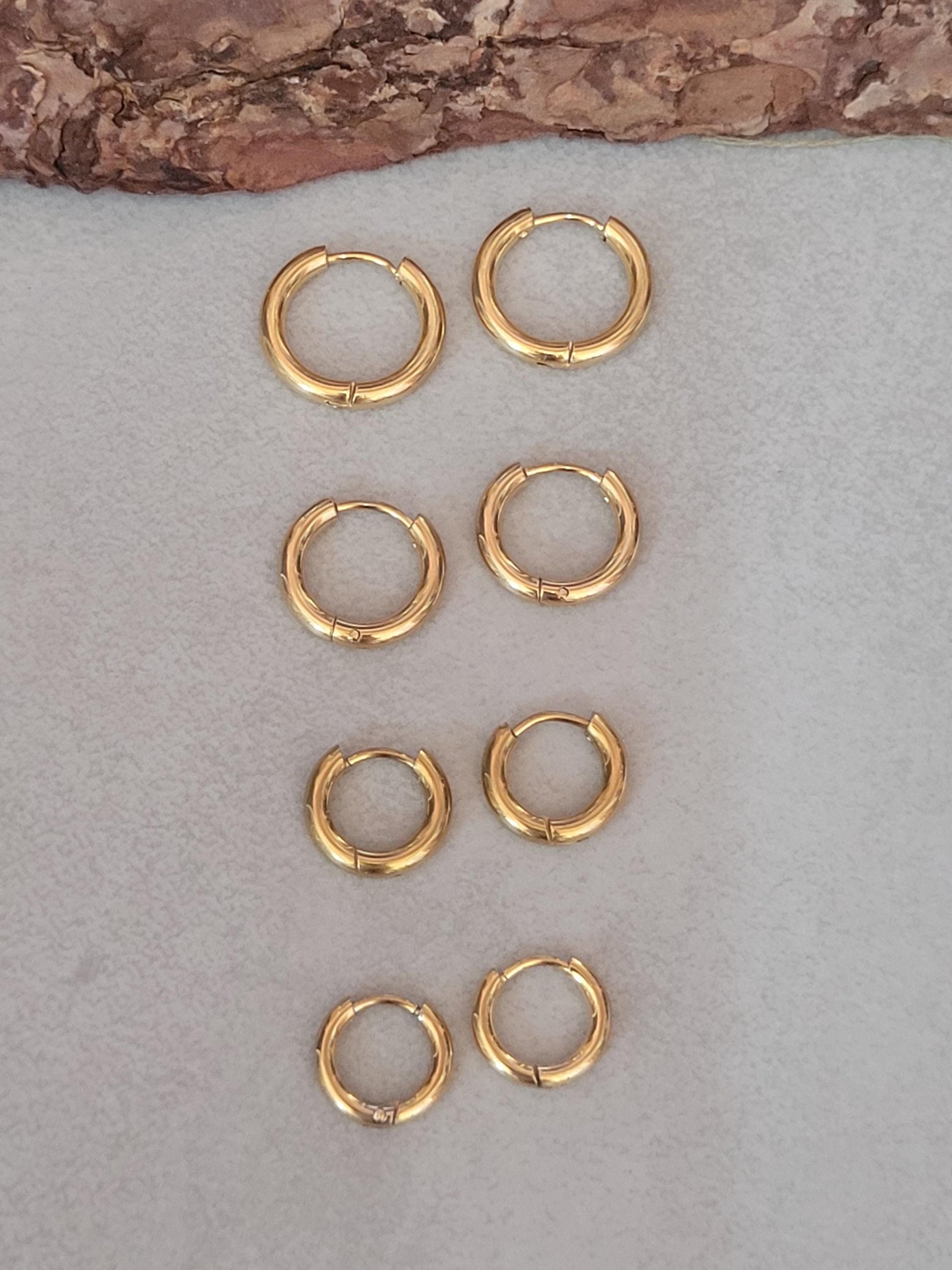 Minimalist 18k gold hoops / Huggie hoops / Plated hoops / Gift / Minimal / everyday wear / Cute / Elegant