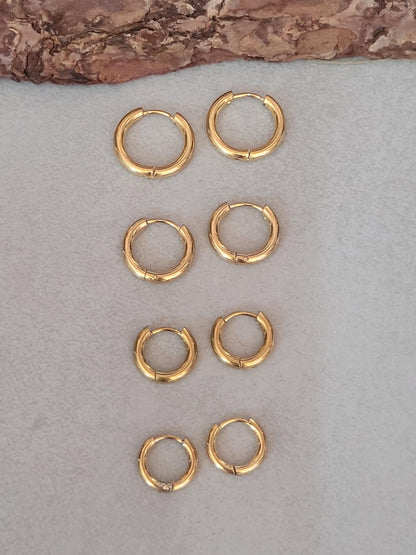 Minimalist 18k gold hoops / Huggie hoops / Plated hoops / Gift / Minimal / everyday wear / Cute / Elegant