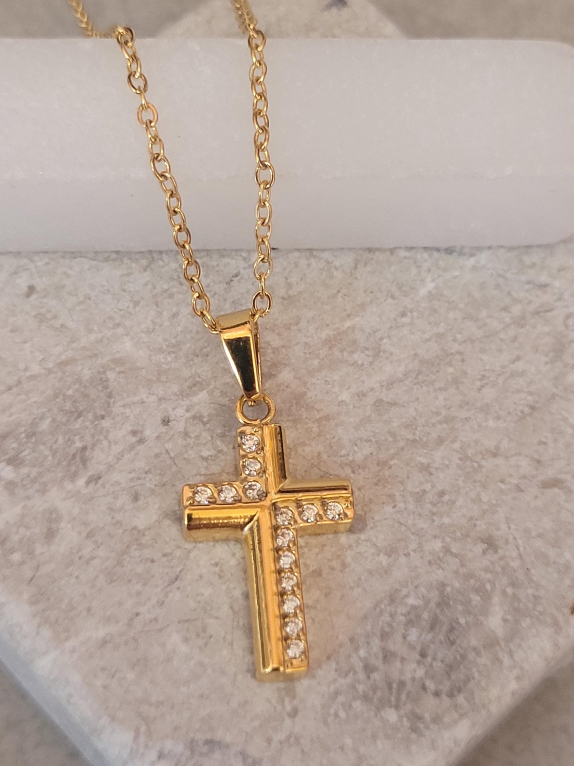 Golden Cross necklace / Faith jewellery / Gold / Simple / Simplicity / Minimal / Gift / Cute / Pretty / Waterproof jewellery