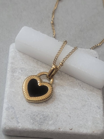 Simple Golden heart necklace / Minimal / Minimalist / Layer necklace / Gold / Golden/ Gift / Cute / Pretty
