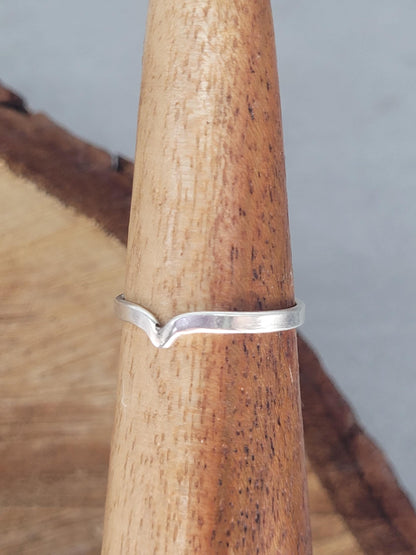 Simple silver midi ring / Elegant / Minimal / Minimalist / Stackable / Dainty-design / Gift / Cute