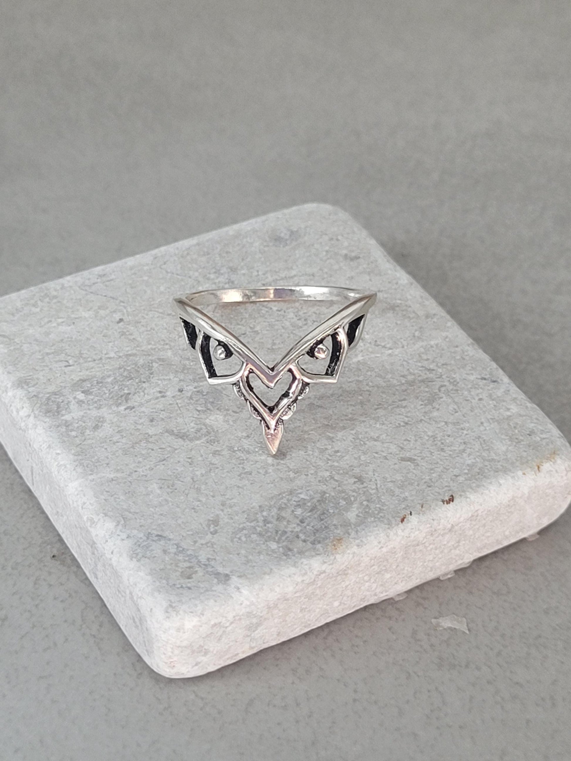 Silver detailed ring / Simple / Elegant / Minimal / Minimalist / Stackable / Cute / Gift / Dainty