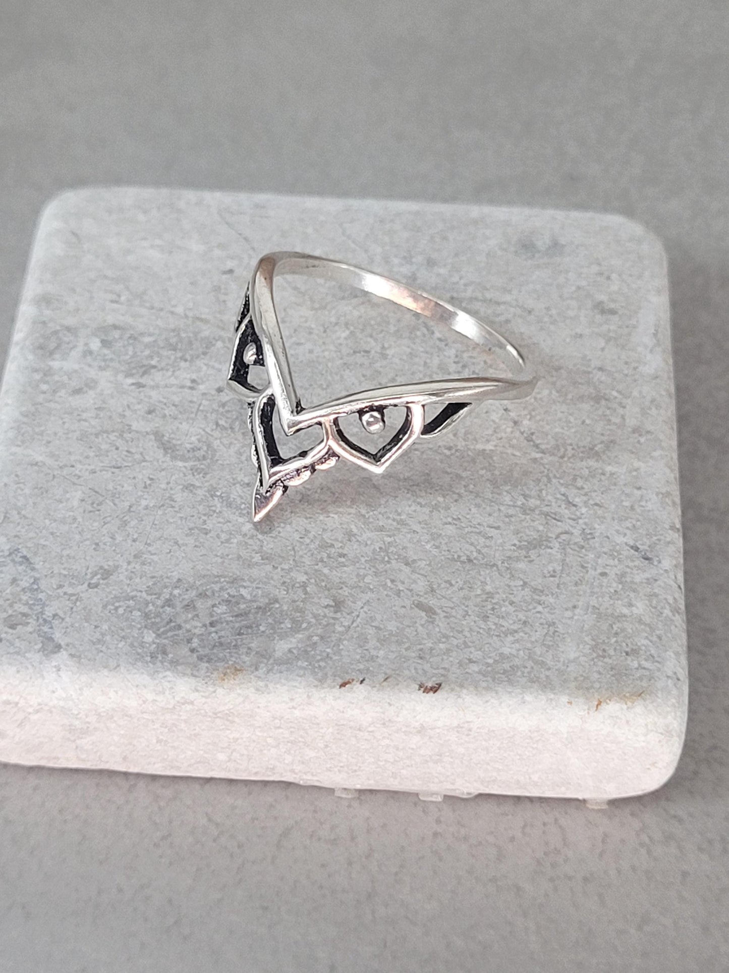 Silver detailed ring / Simple / Elegant / Minimal / Minimalist / Stackable / Cute / Gift / Dainty