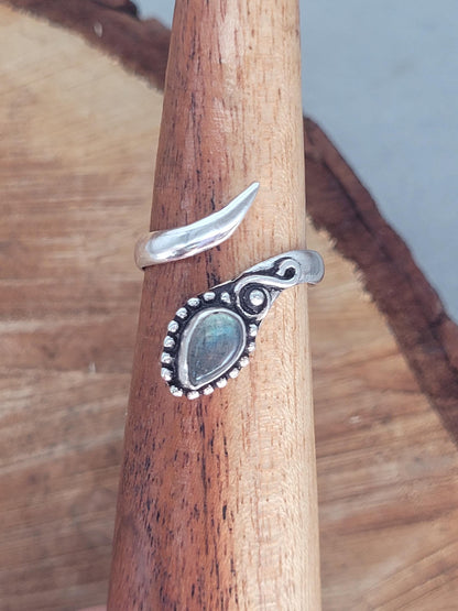 Silver ring / Adjustable ring / Silver jewellery / Boho ring / Bohemian / Pretty / Elegant Labradorite / Ethnic