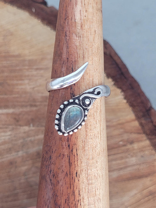 Silver ring / Adjustable ring / Silver jewellery / Boho ring / Bohemian / Pretty / Elegant Labradorite / Ethnic