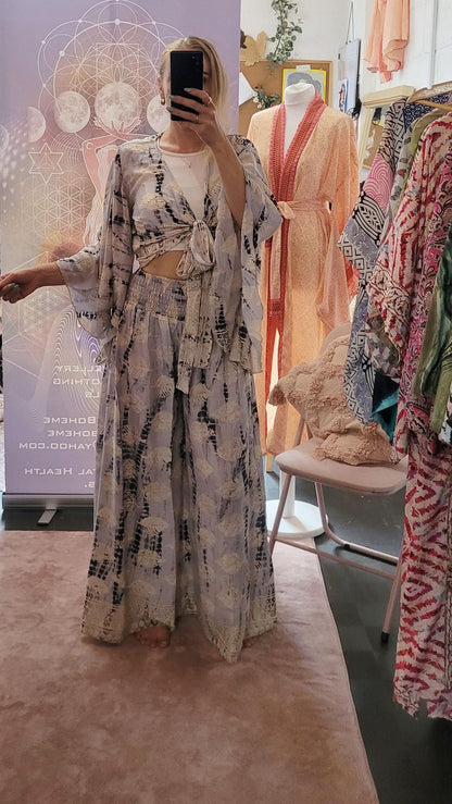 Bamboo silk co-ord set / Summer / Elegant / Holiday / Beach / Soft / Top and trousers / Boho / Luxurious / Sustainable / Flowy / Comfortable