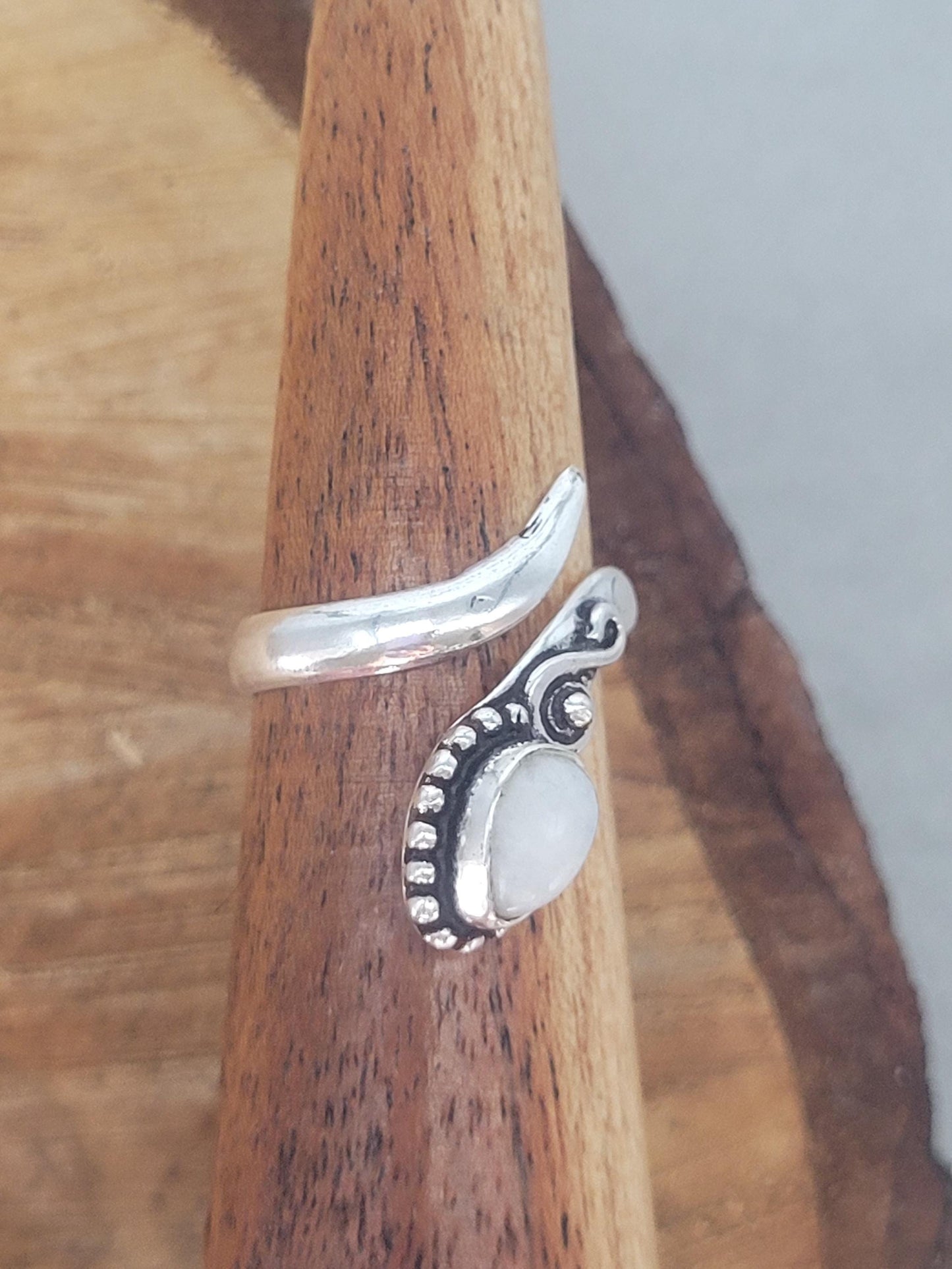 Silver ring / Adjustable ring / Silver jewellery / Boho ring / Bohemian / Pretty / Hippie / Elegant