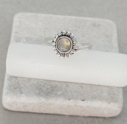 Silver sunflower ring / Simple / Simplicity / Sunflower charm / Nature-inspired style / Gift / Floral / Cute gift / Minimal