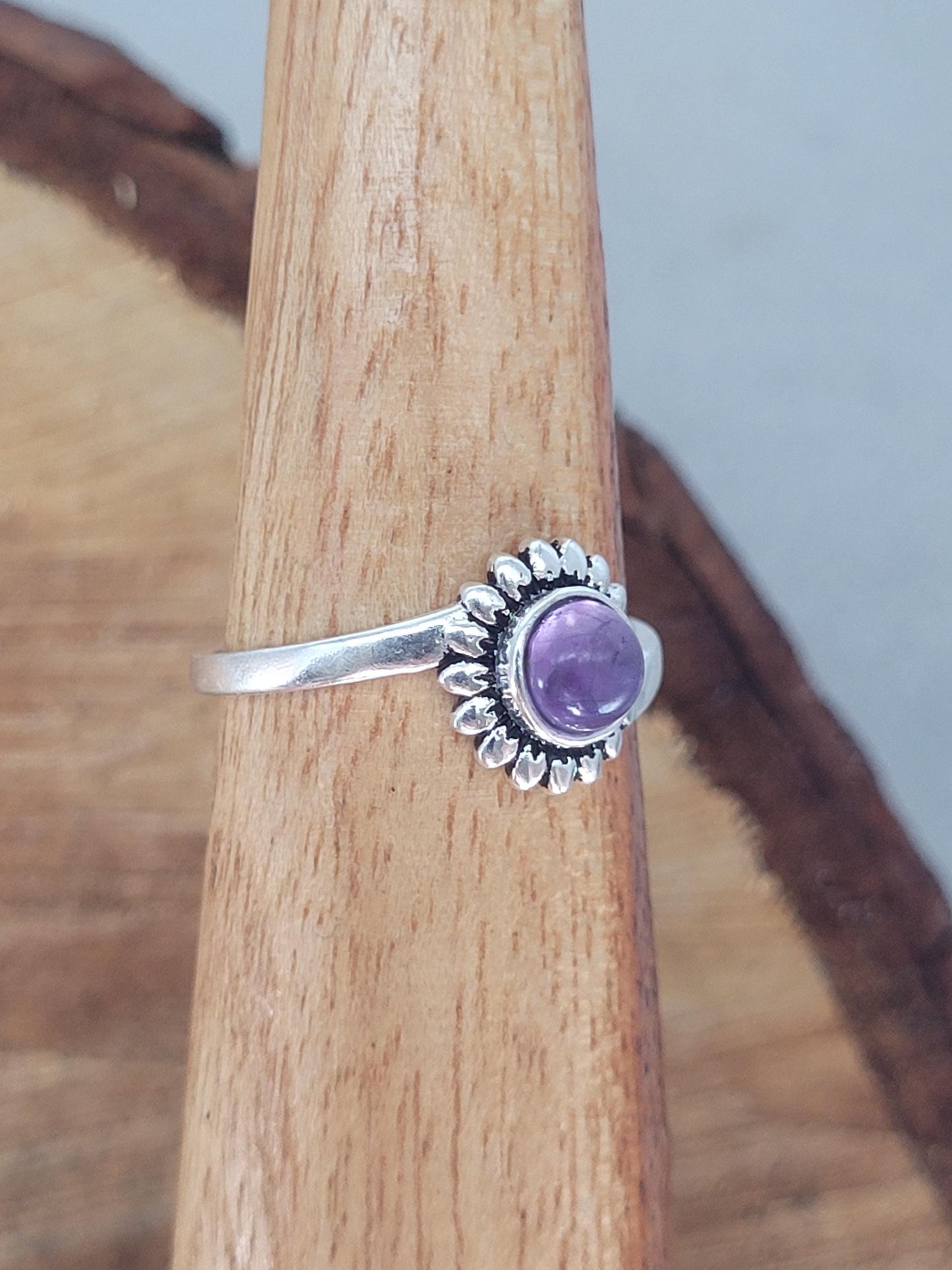 Silver sunflower ring / Simple / Simplicity / Sunflower charm / Nature-inspired style / Gift / Floral / Cute gift / Minimal