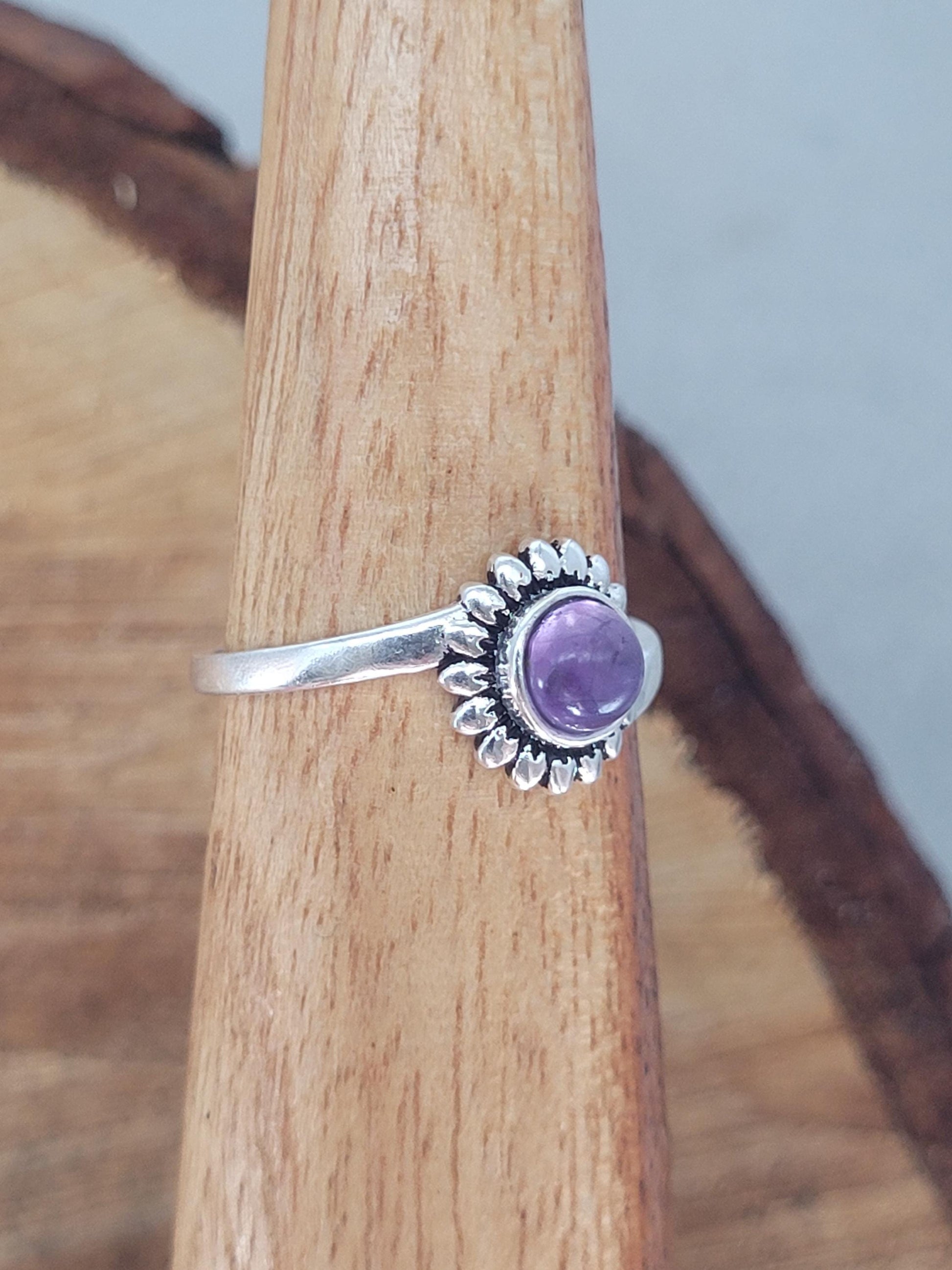Silver sunflower ring / Simple / Simplicity / Sunflower charm / Nature-inspired style / Gift / Floral / Cute gift / Minimal