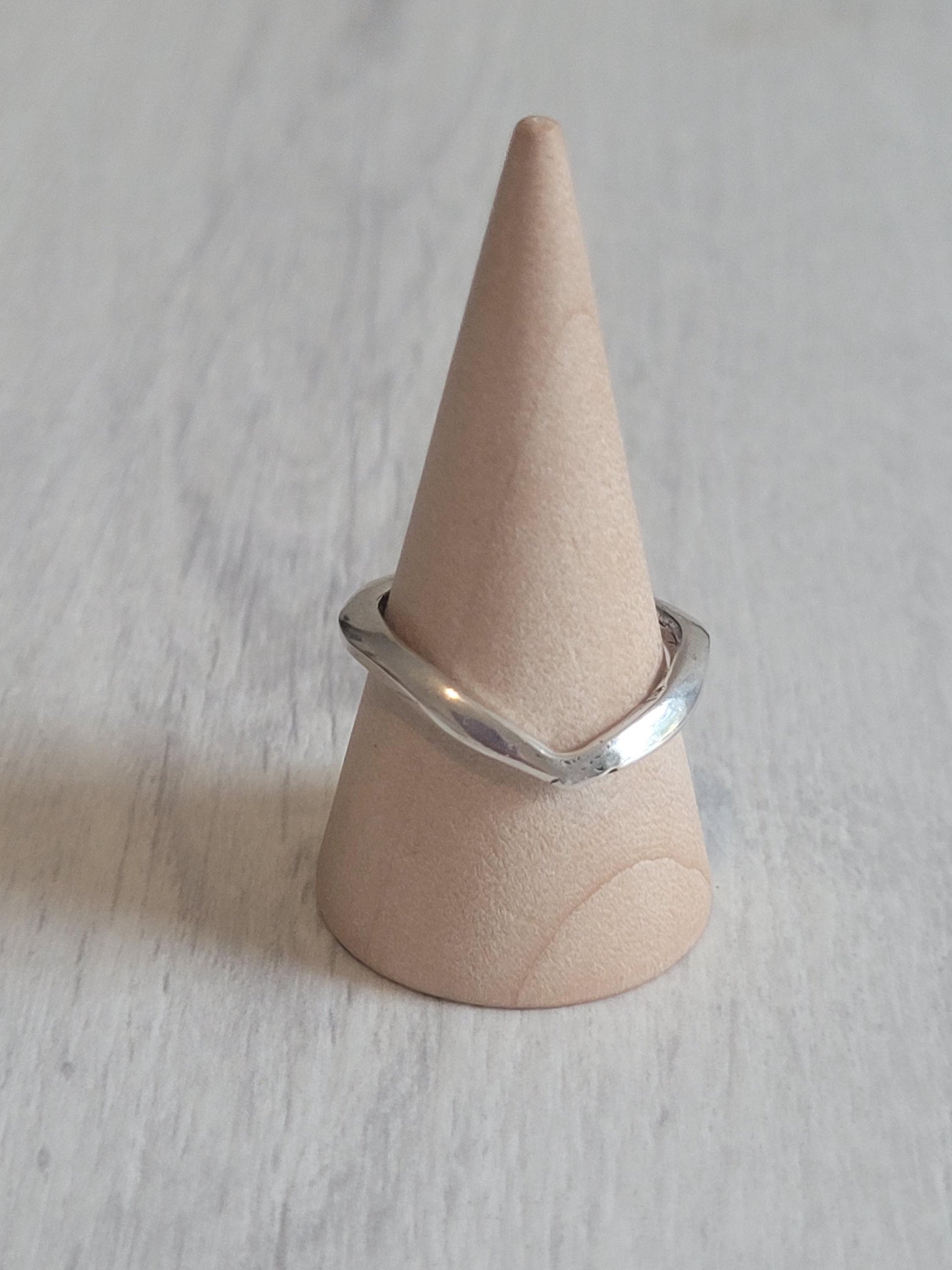 Simple silver ring / Classic ring / Gift / Timeless / Minimal / Minimalist / Pretty / Everyday wear