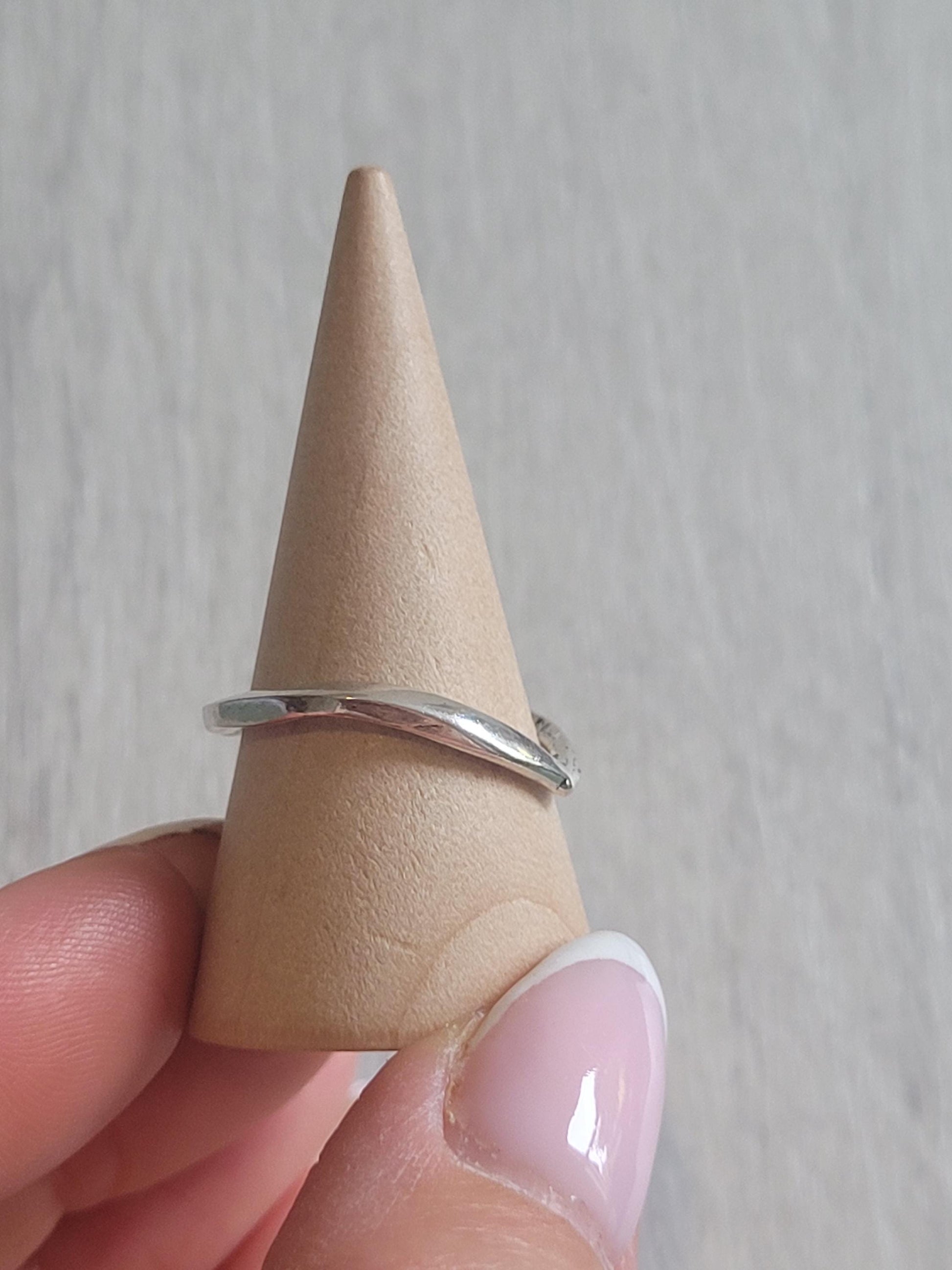 Simple silver ring / Classic ring / Gift / Timeless / Minimal / Minimalist / Pretty / Everyday wear