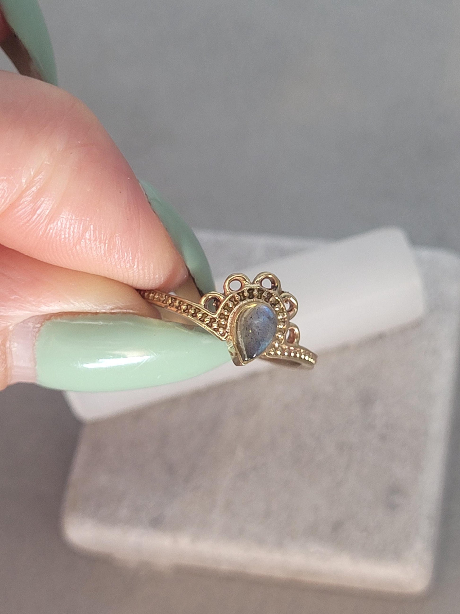 Golden ring / Simple / Simplicity / Flower / Nature-inspired style / Gift / Ethnic/ Cute gift / Brass / Elegant / Minimal range