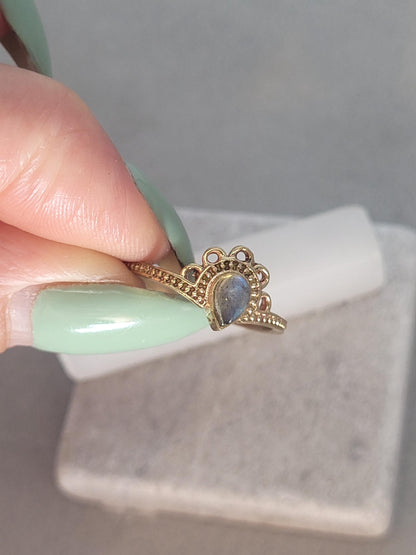 Golden ring / Simple / Simplicity / Flower / Nature-inspired style / Gift / Ethnic/ Cute gift / Brass / Elegant / Minimal range