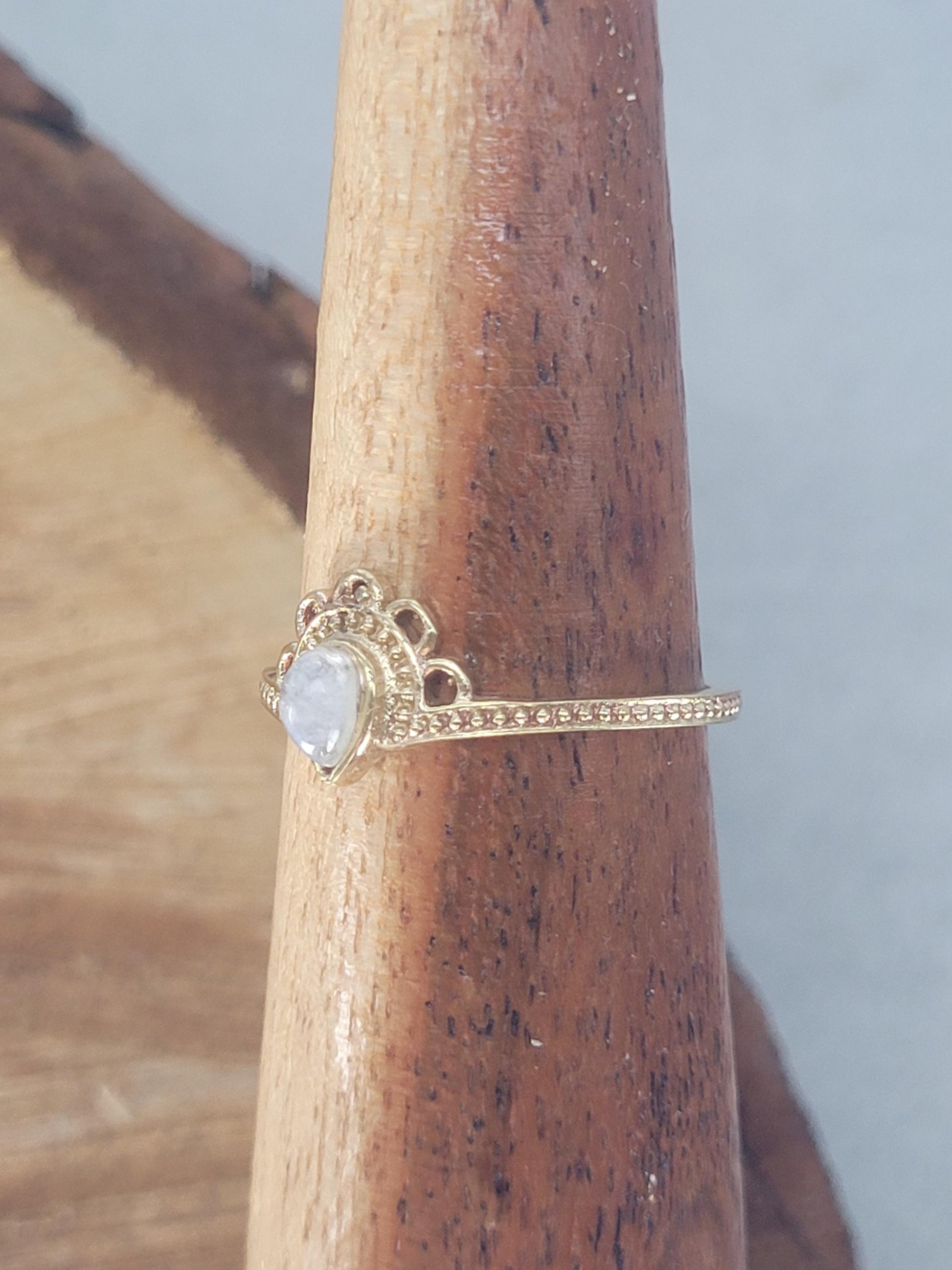 Golden ring / Simple / Simplicity / Flower / Nature-inspired style / Gift / Ethnic/ Cute gift / Brass / Elegant / Minimal range