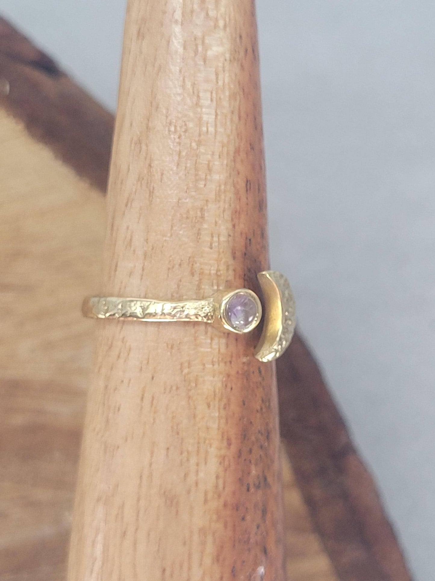 Hammered brass ring / Moon ring / Simple / Simplicity / Minimal / Gift / Elegant / Stackable rings / Hammered / Gold / Cute