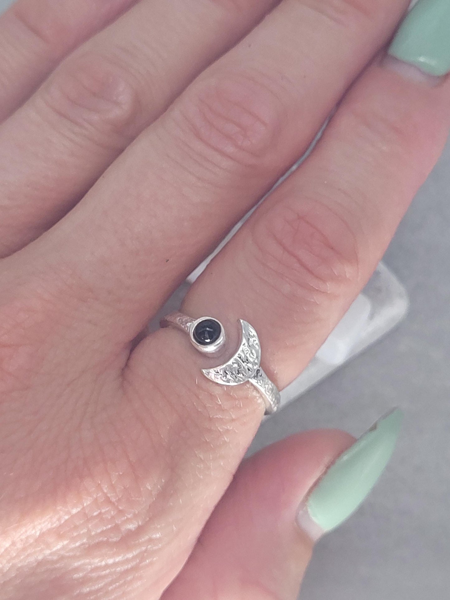 Hammered silver ring / Moon ring / Simple / Simplicity / Minimal / Gift / Elegant / Stackable rings / Hammered / Silver / Cute