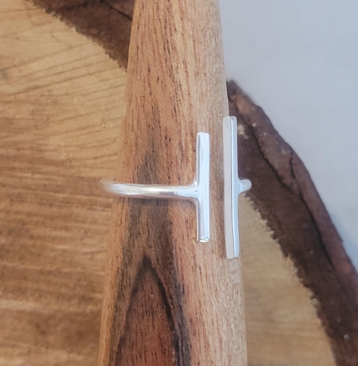 T-bone silver ring / Simple / Silver jewellery/ Minimal / Minimalist / Gift / Pretty / Simplicity