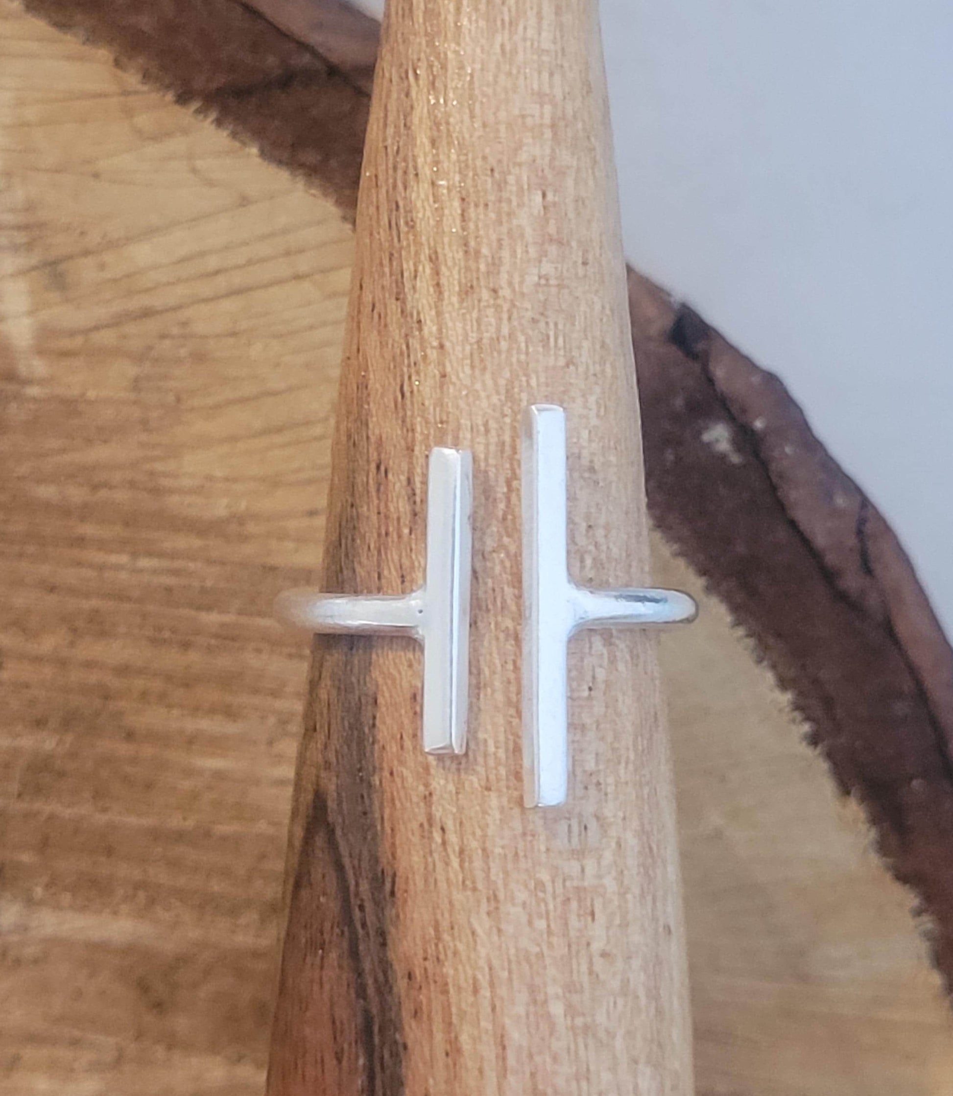 T-bone silver ring / Simple / Silver jewellery/ Minimal / Minimalist / Gift / Pretty / Simplicity