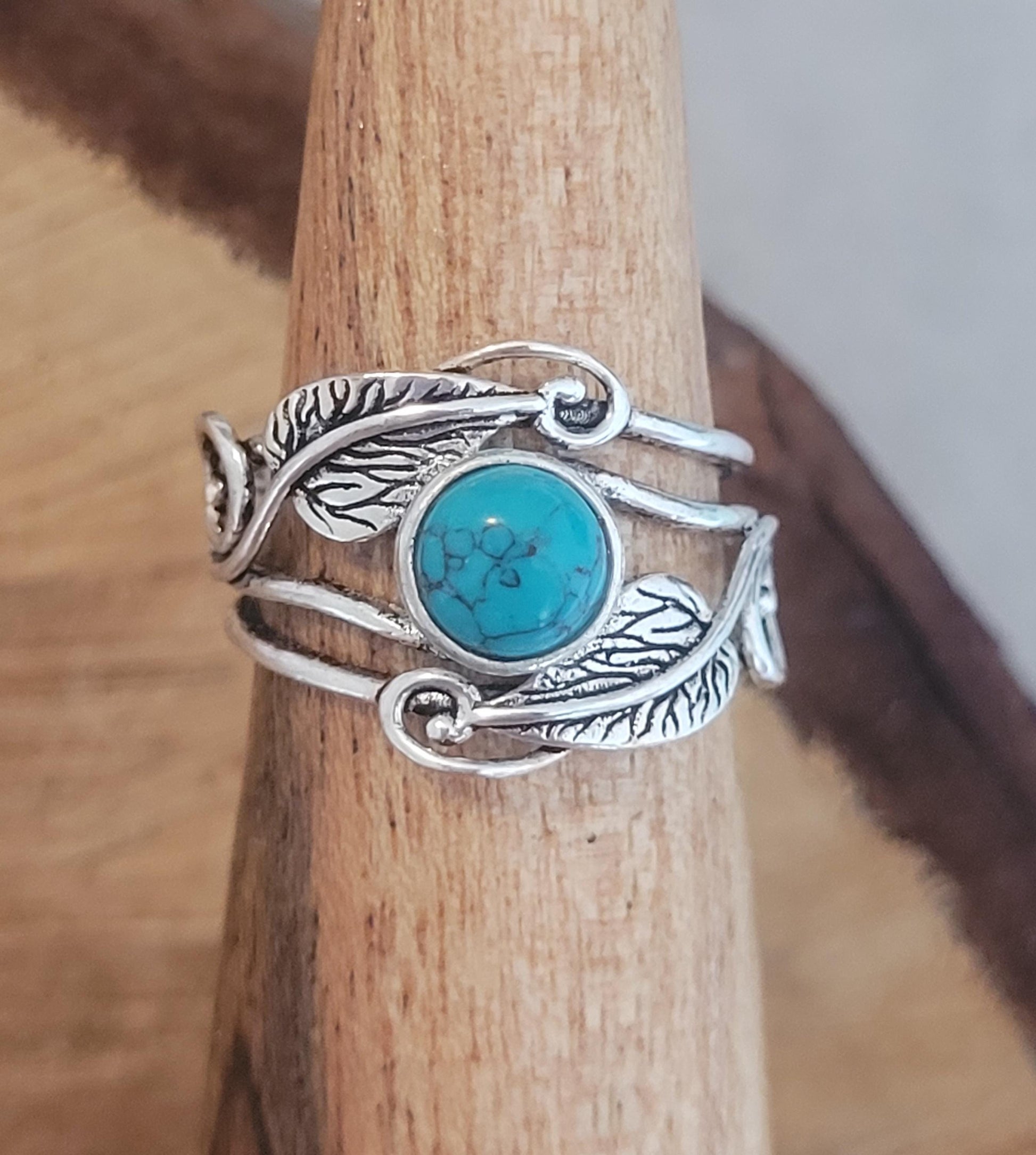 Silver feather ring / Statement / Gift / Ethnic / Elegant / Brass jewellery / Pretty / Gift idea / Detailed ring