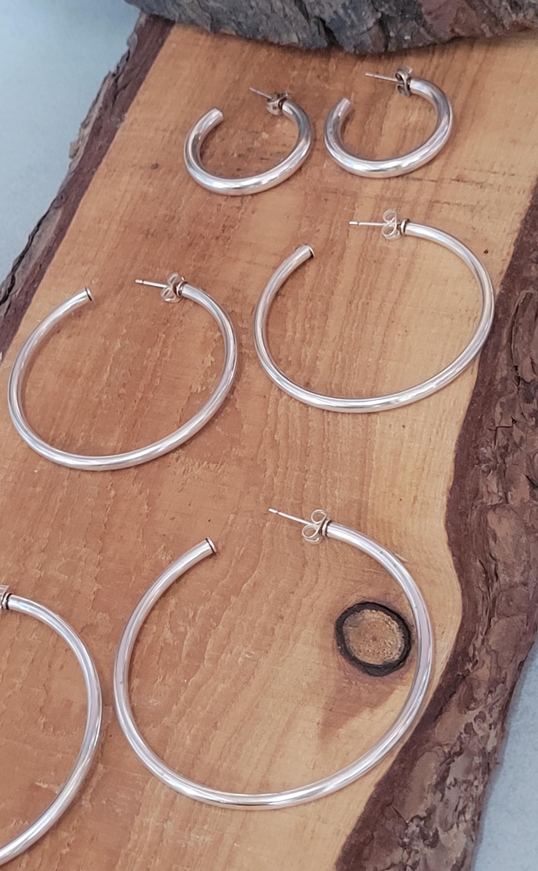 Thin silver hoops / Hoop earrings / Small hoops / Large hoops / Elegant / Everyday wear / Lightweight / Minimal / Boho / Gift