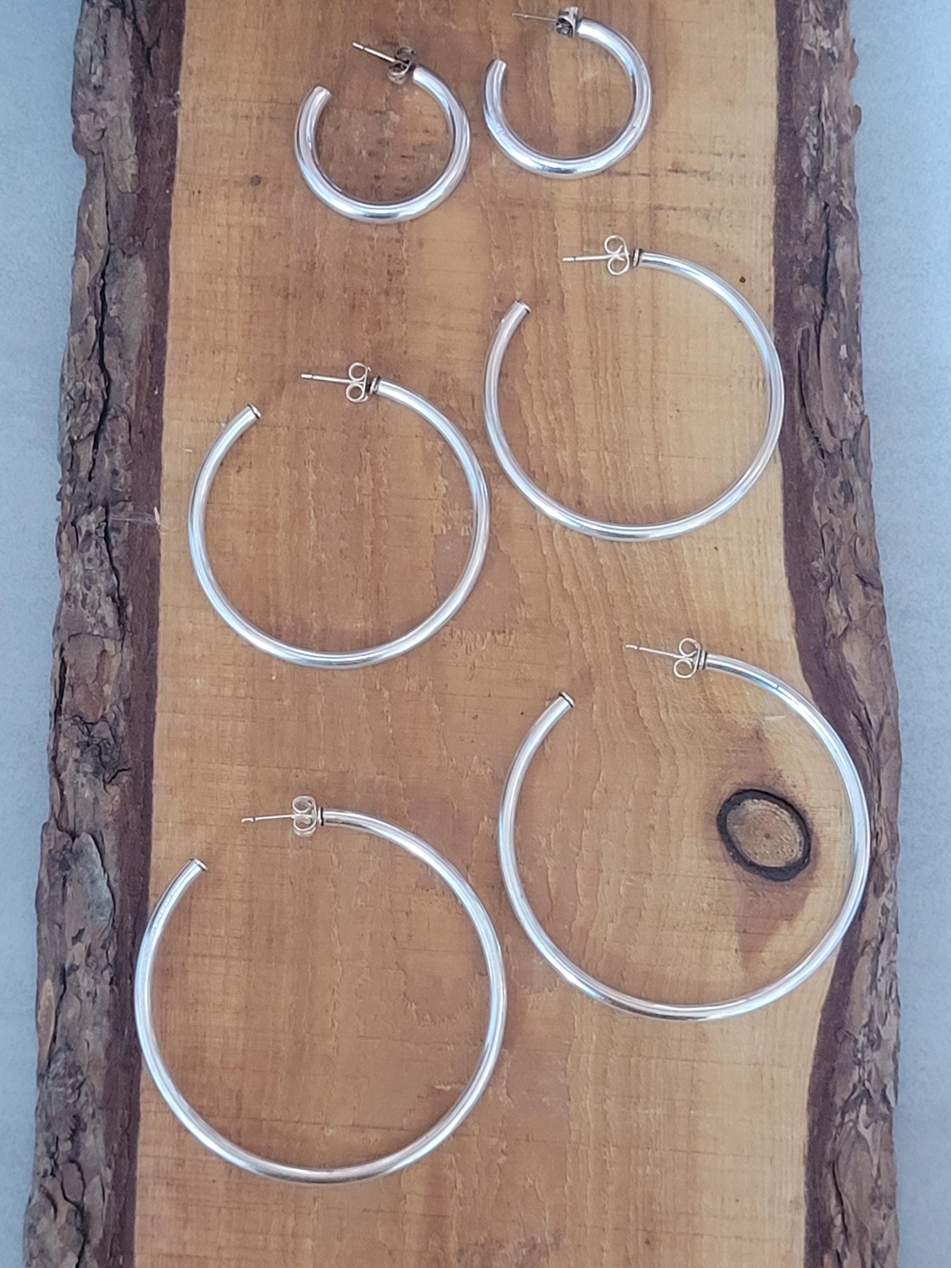 Thin silver hoops / Hoop earrings / Small hoops / Large hoops / Elegant / Everyday wear / Lightweight / Minimal / Boho / Gift