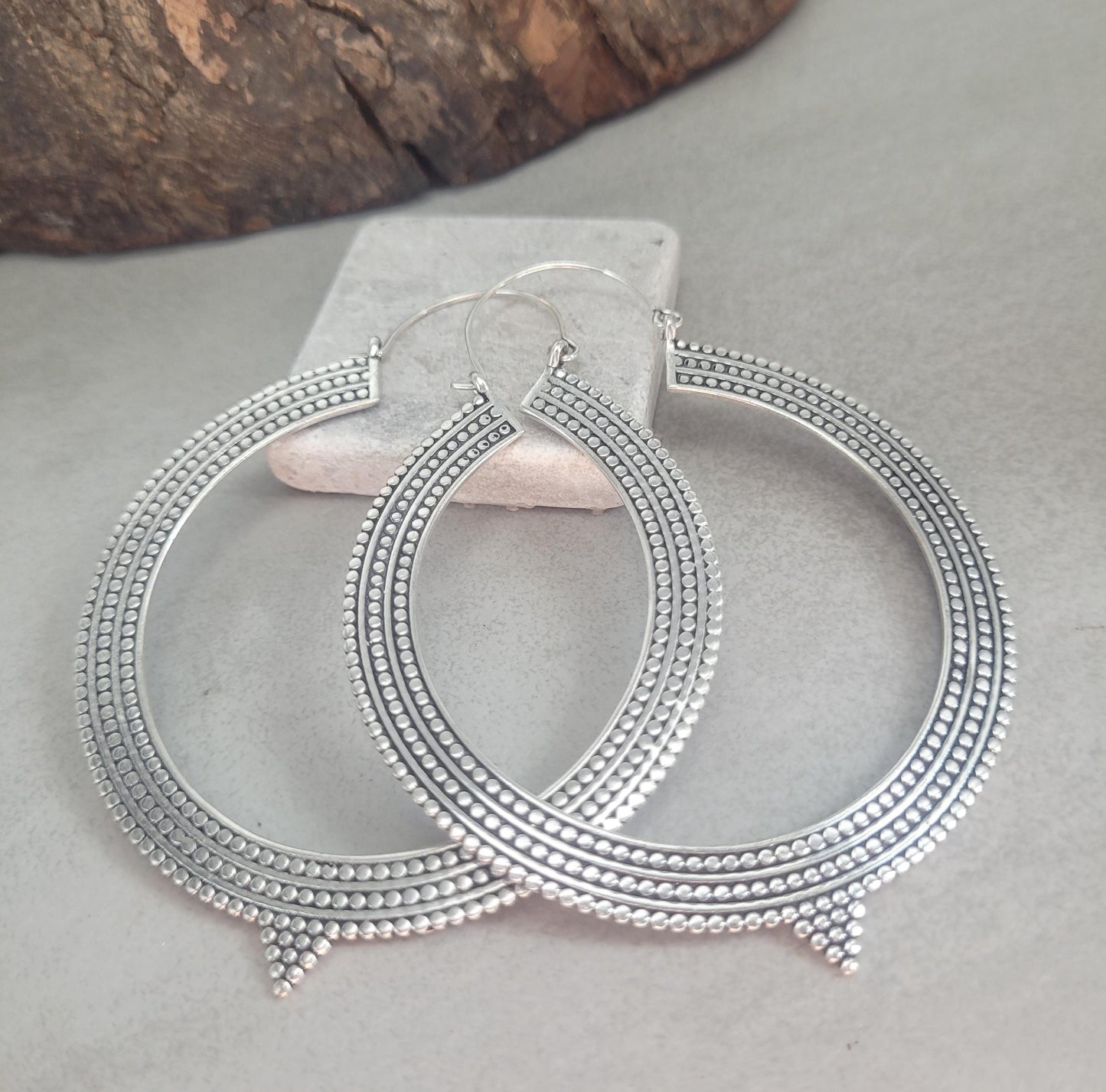 Extra large silver hoops / Oversized earrings / Statement-Making / Urban glam / Hoops / Tropical vibe / Boho chic / Unique design / Big hoop