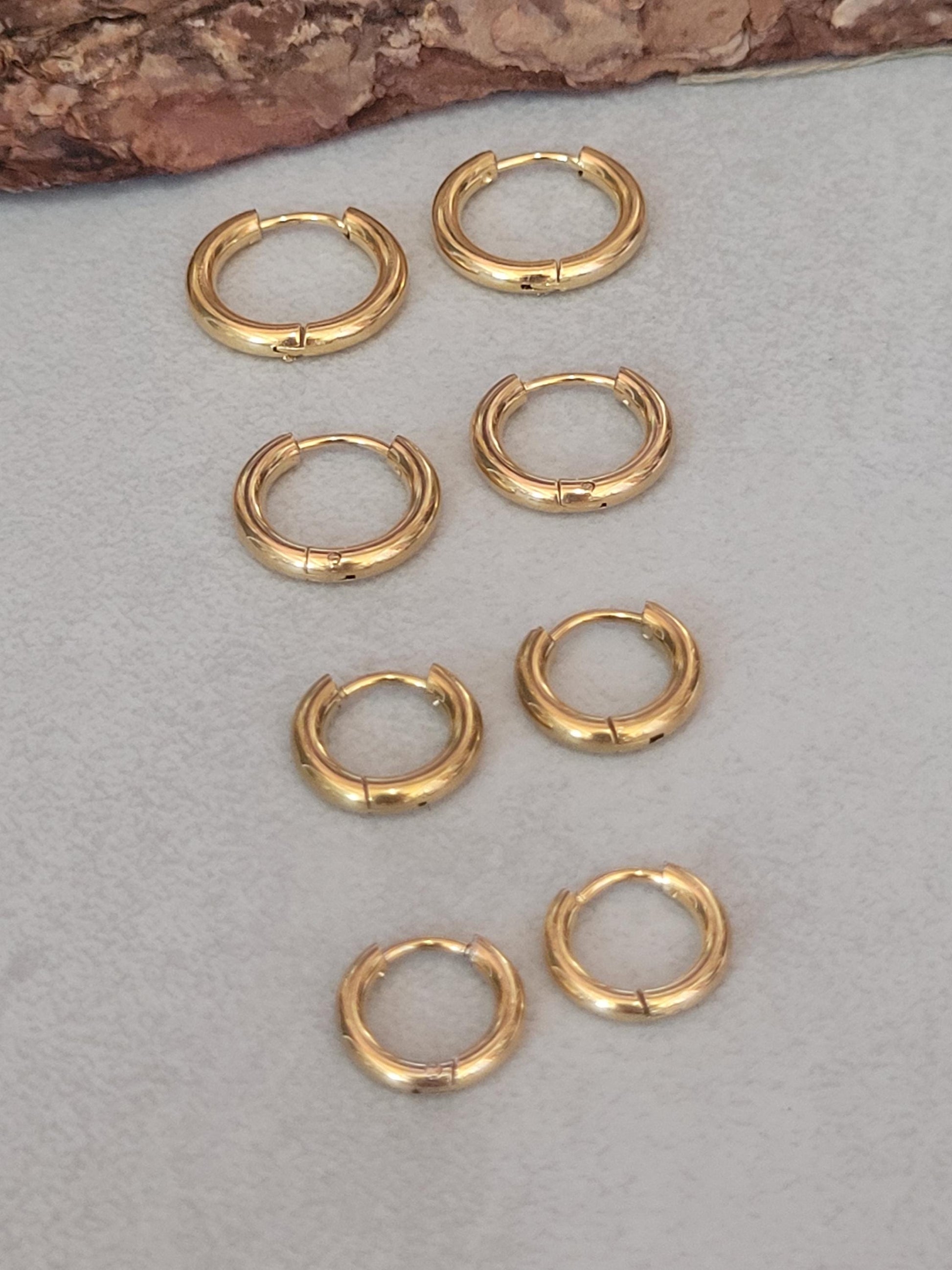Minimalist 18k gold hoops / Huggie hoops / Plated hoops / Gift / Minimal / everyday wear / Cute / Elegant