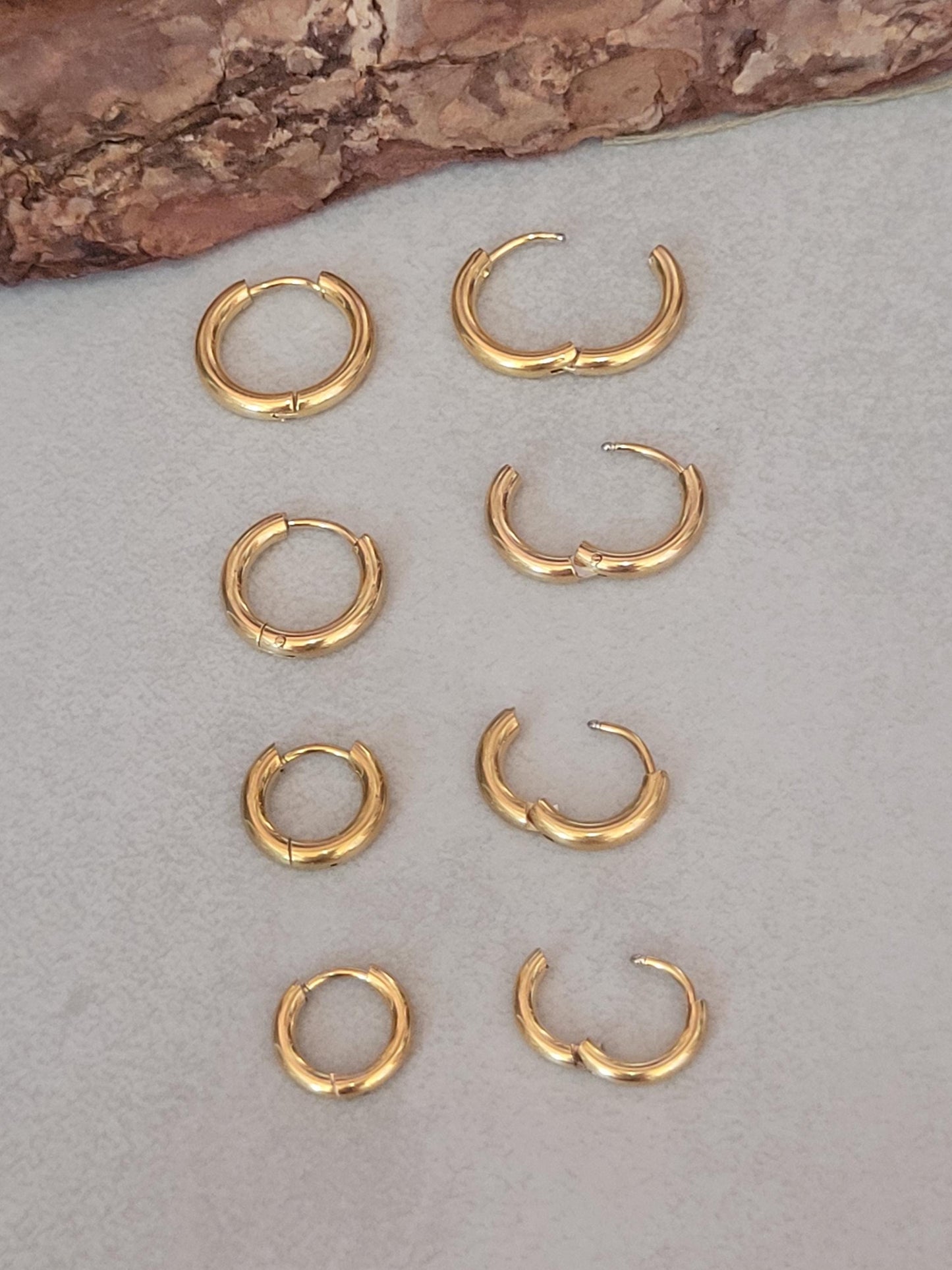 Minimalist 18k gold hoops / Huggie hoops / Plated hoops / Gift / Minimal / everyday wear / Cute / Elegant