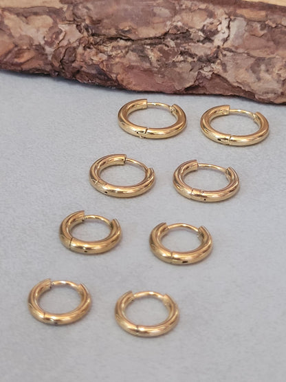 Minimalist 18k gold hoops / Huggie hoops / Plated hoops / Gift / Minimal / everyday wear / Cute / Elegant