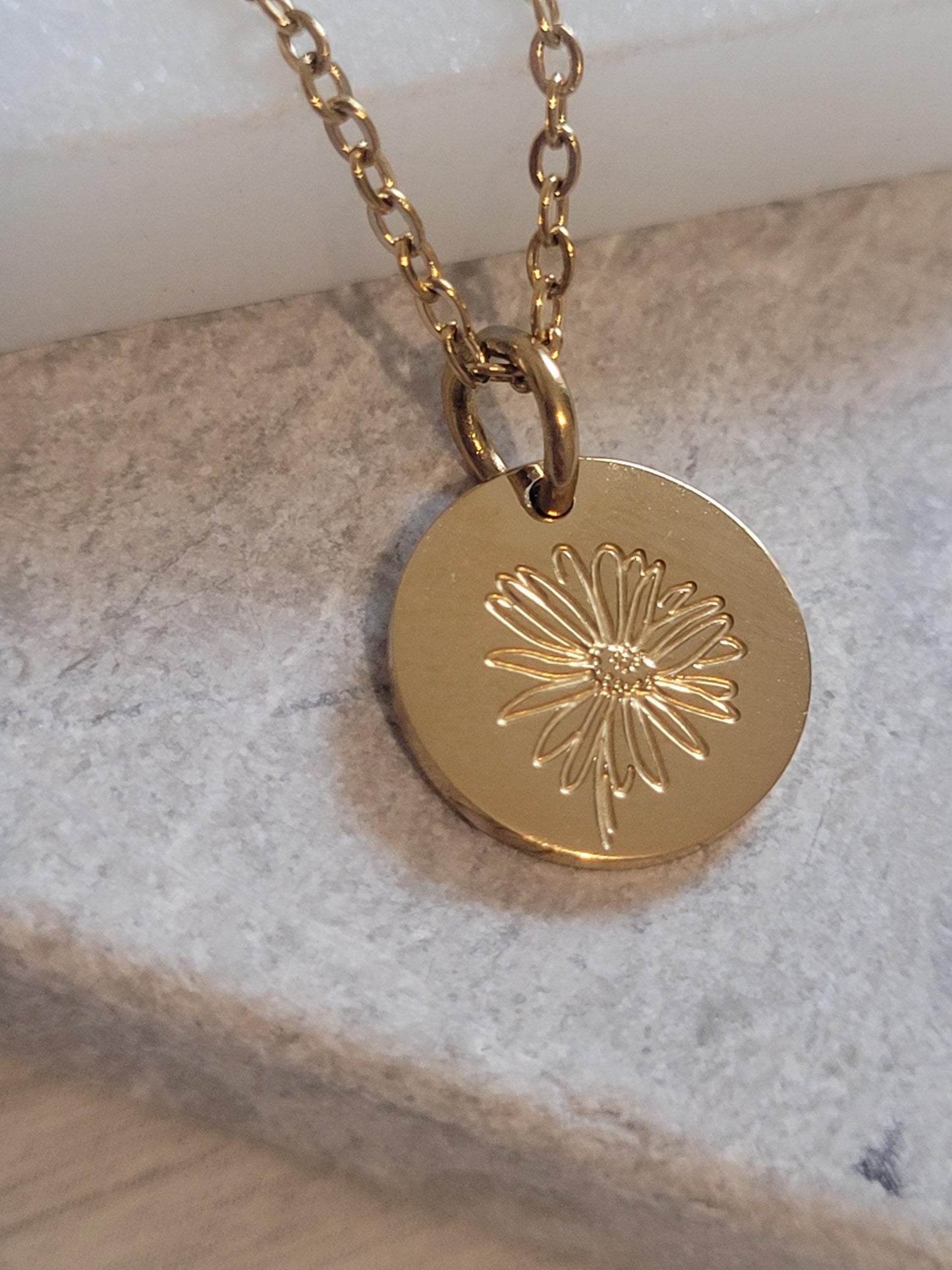 Simple Golden necklace / 18k gold / Minimal / Minimalist / Layer necklace / Gold / Golden/ Gift / Cute / Pretty