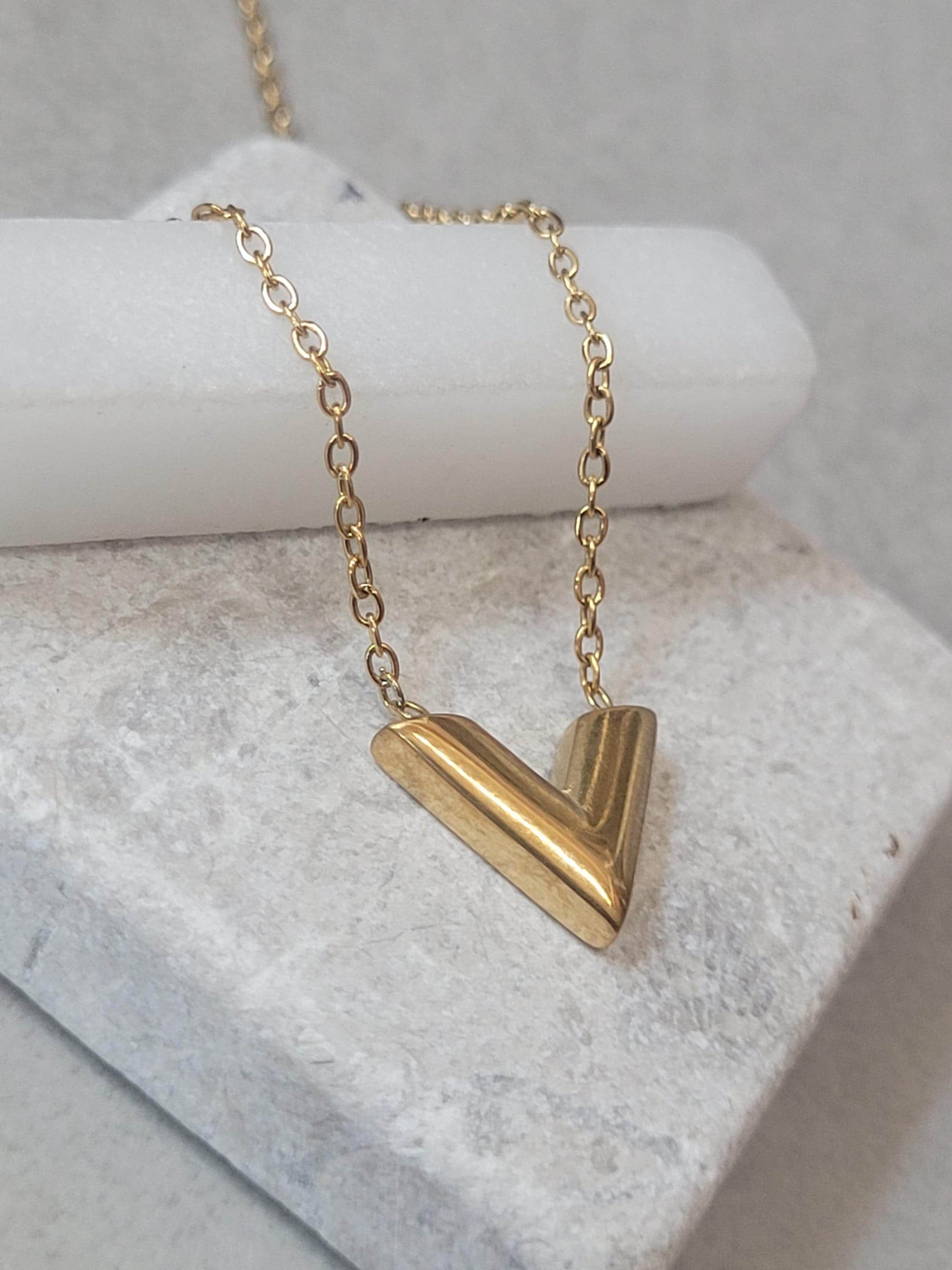 Simple Golden necklace / Minimal / Minimalist / Layer necklace / Gold / Golden/ Gift / Cute / Pretty