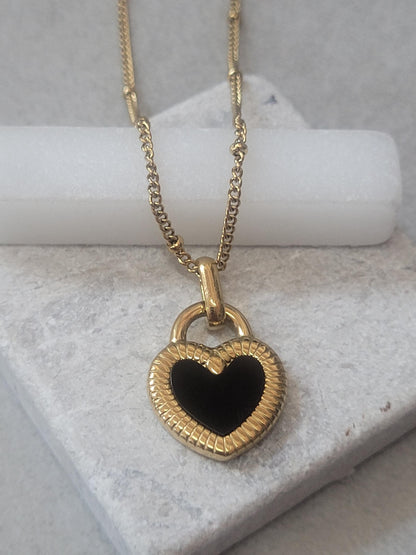 Simple Golden heart necklace / Minimal / Minimalist / Layer necklace / Gold / Golden/ Gift / Cute / Pretty