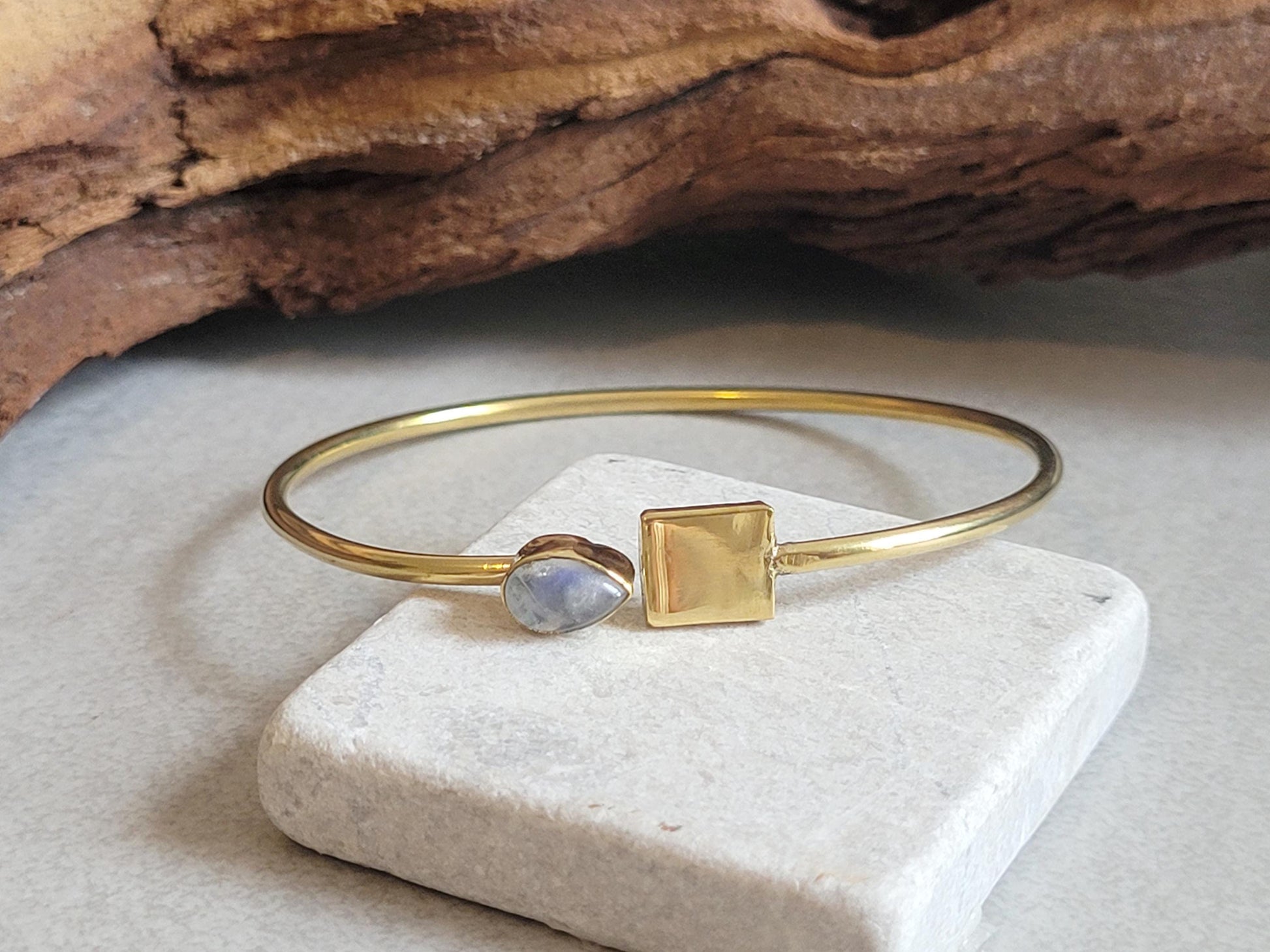 Golden bangle / Simple bracelet / Minimal / Minimalist / Elegant / Adjustable / Gift / Silver jewellery / Boho / Brass/ Gold