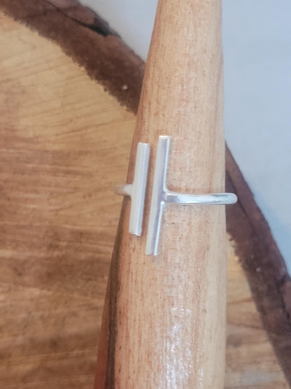 T-bone silver ring / Simple / Silver jewellery/ Minimal / Minimalist / Gift / Pretty / Simplicity