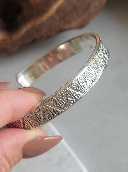 Silver bracelet / Detailed bracelet / Bangle Cuff / Simple / Minimal / Minimalist jewellery / Gift / Ethnic / Unisex bracelet / Band