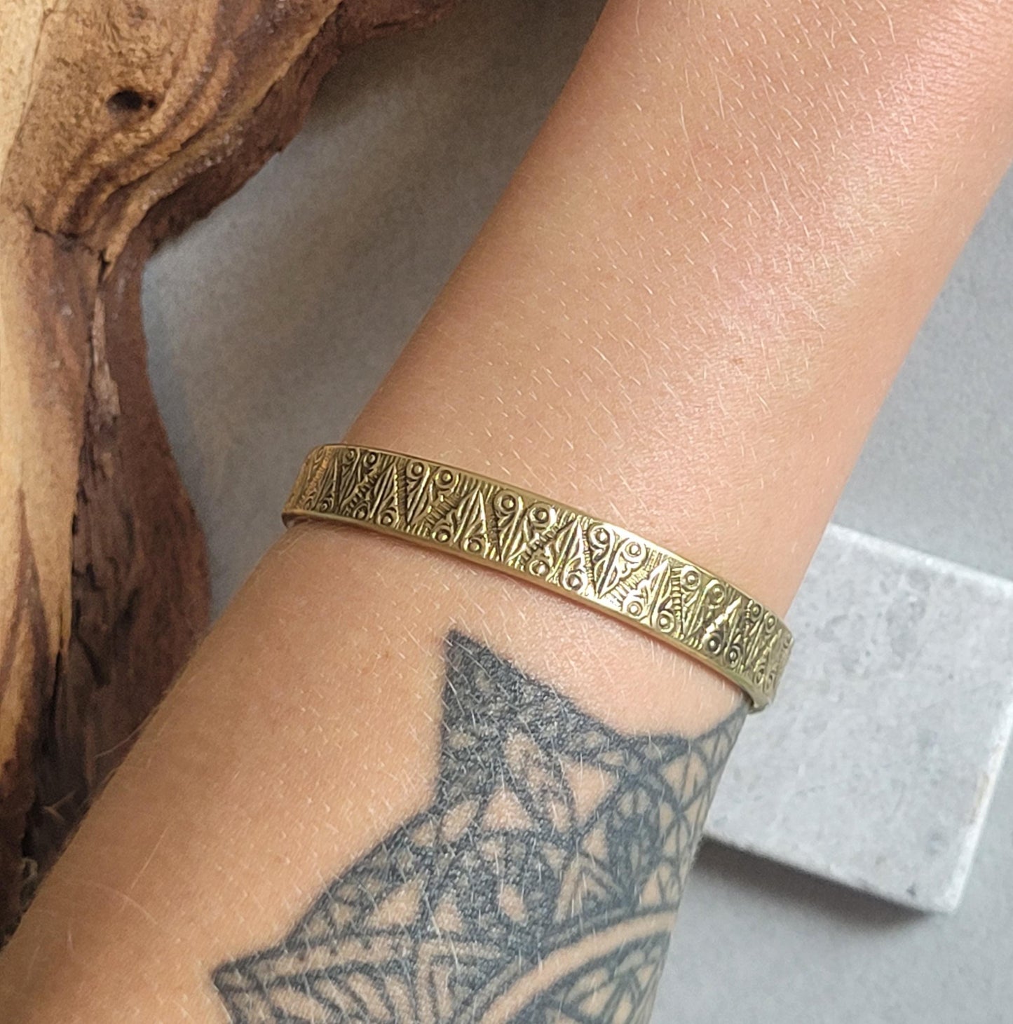 Brass bracelet / Detailed bracelet / Bangle Cuff / Simple / Minimal / Minimalist jewellery / Gift / Ethnic