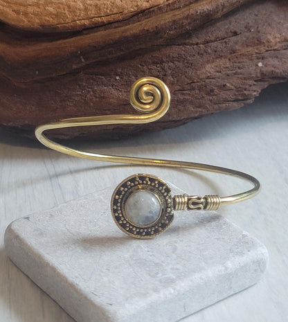 Golden bracelet / Adjustable bangle / Detailed bracelet / Elegant / Pretty / Gift