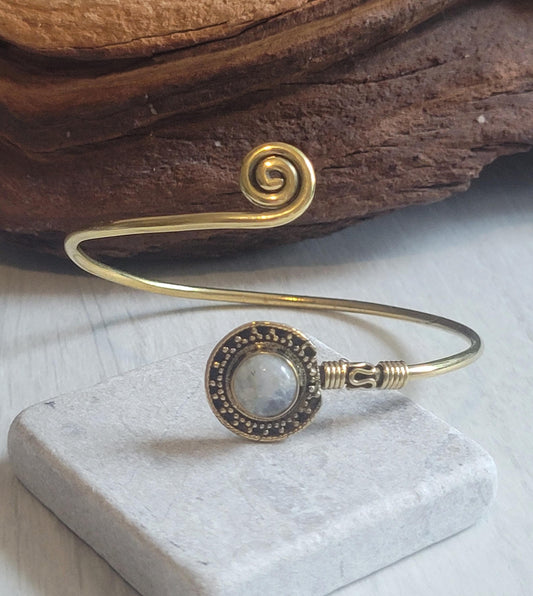 Golden bracelet / Adjustable bangle / Detailed bracelet / Elegant / Pretty / Gift