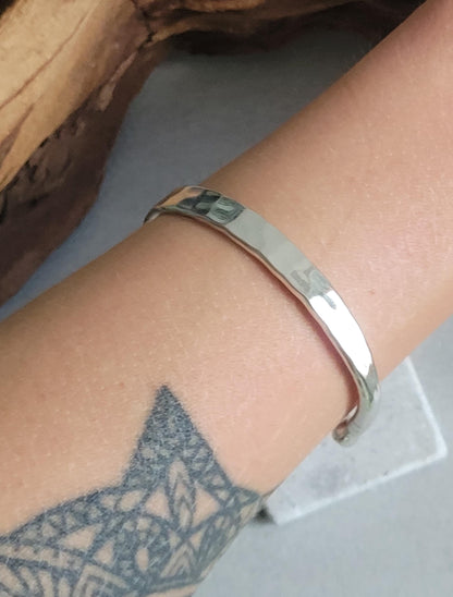 Silver bracelet / Hammered jewellery / Adjustable / Simple bracelet / Minimal / Gift / Simple / Minimalist /